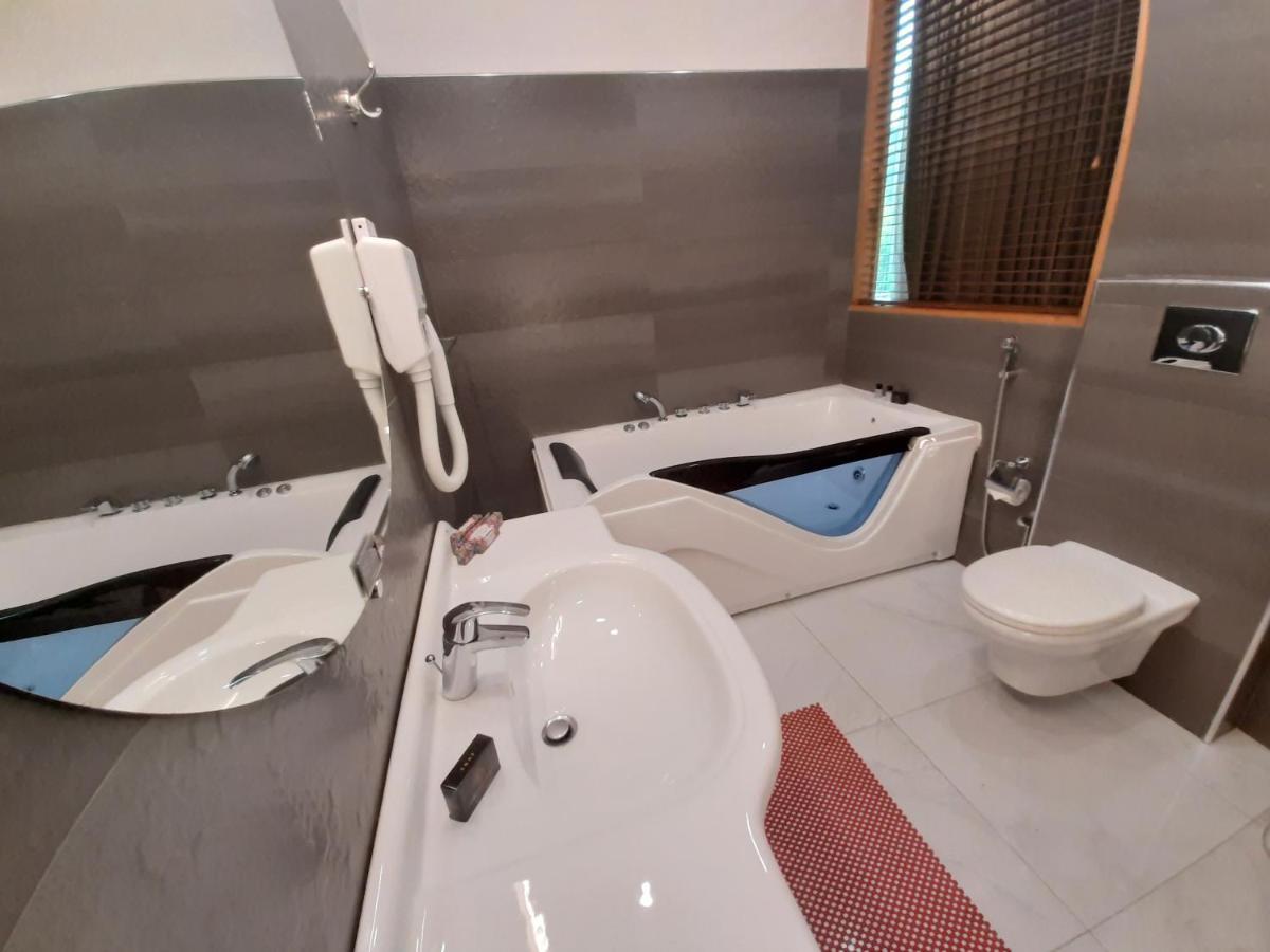 Lawrence View Hotel Lahaur Zewnętrze zdjęcie