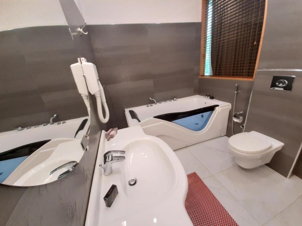 Lawrence View Hotel Lahaur Zewnętrze zdjęcie