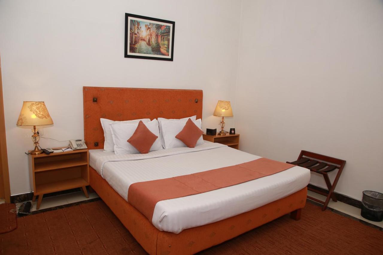 Lawrence View Hotel Lahaur Zewnętrze zdjęcie