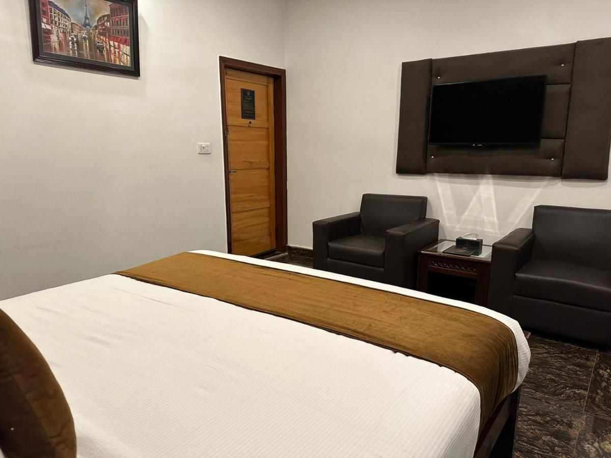 Lawrence View Hotel Lahaur Zewnętrze zdjęcie